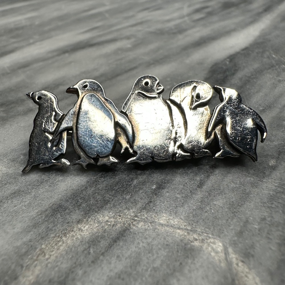 Vintage GFMW Sterling Silver 5 Penguin Huddle Brooch Pin .925 Animal Jewelry